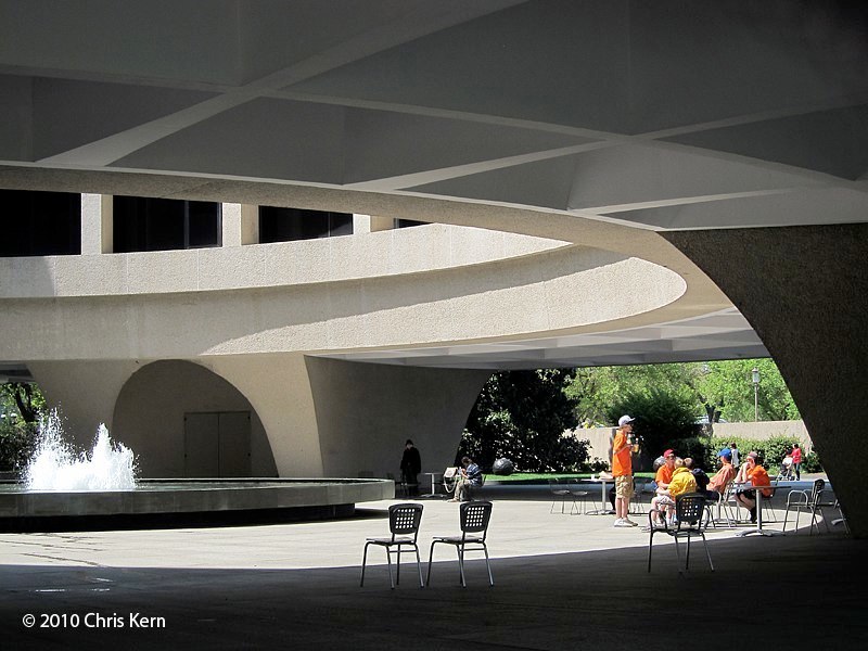 Hirshhorn Courtyard, Hirshhorn Museum and Sculpture Garden, Washington, District of Columbia, USA (2010)