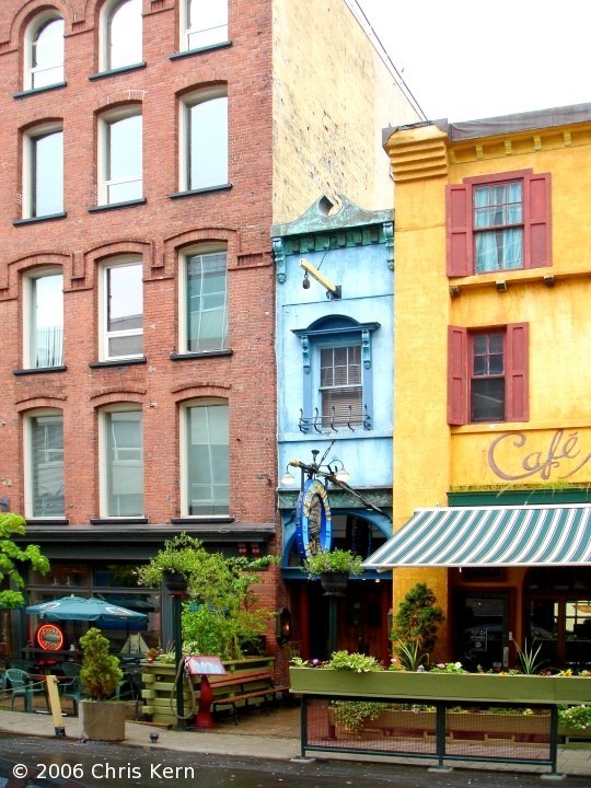 Narrow Building on Argyle Street, Halifax, Nova Scotia, Canada (2006)